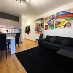 Elegant Panoramic Apartment With Jacuzzi