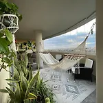 Elegant Panoramic Apartment With Jacuzzi