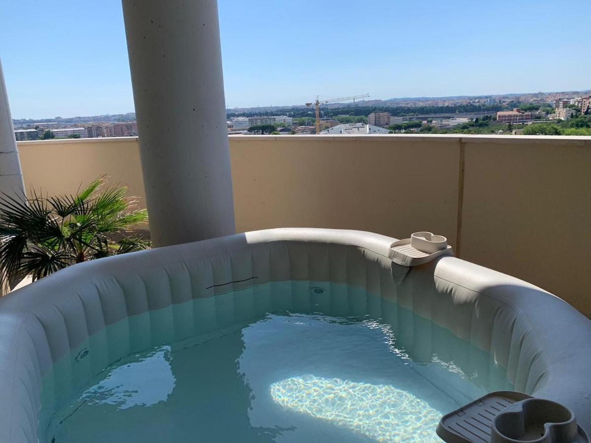 Elegant Panoramic With Jacuzzi Rom