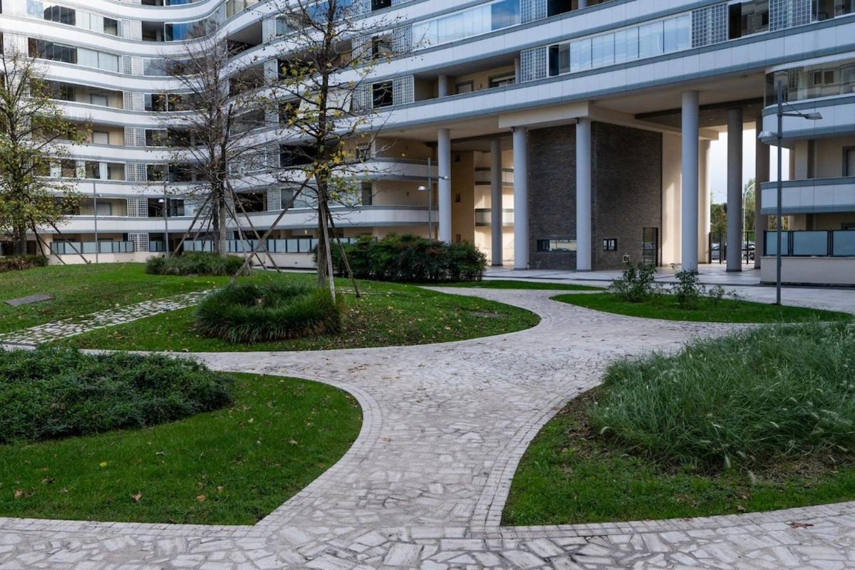 Elegant Panoramic With Jacuzzi Apartment Rom